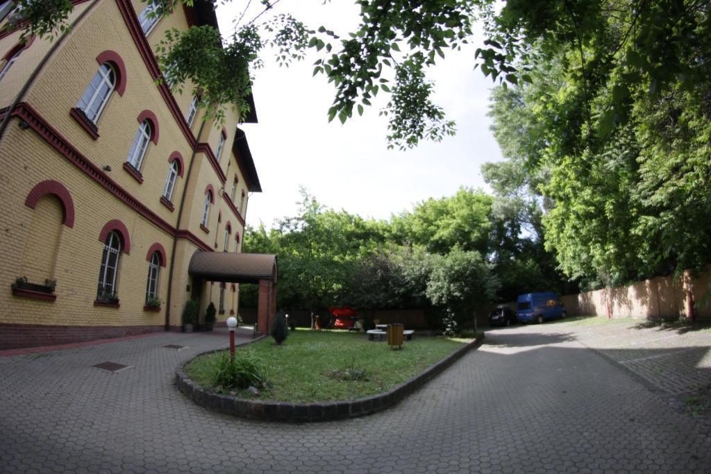 Hotel Omnibusz Budapest Exterior photo
